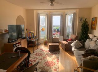 84 Walker Rd #1U, Newton, MA 02458