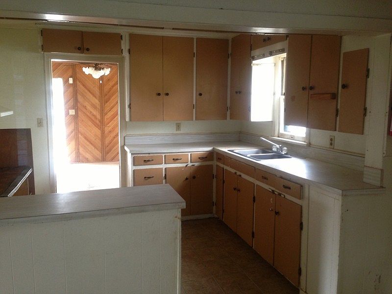 2nd image of 4005 SE 12th Ave