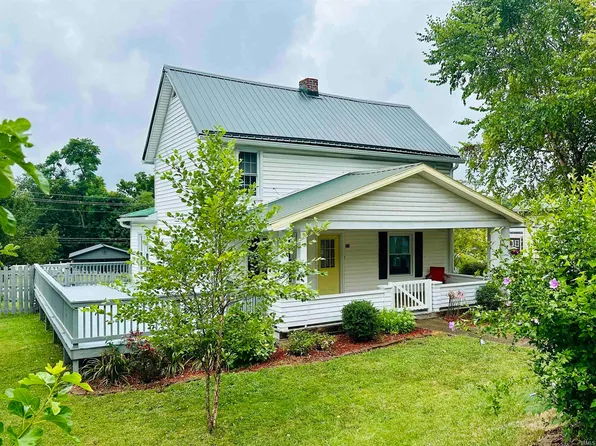 205 College Ave, Paoli, IN 47454