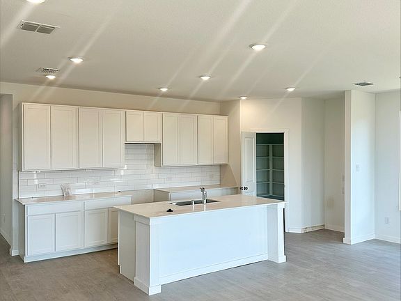 3rd image of 1113 Blue Spring Dr