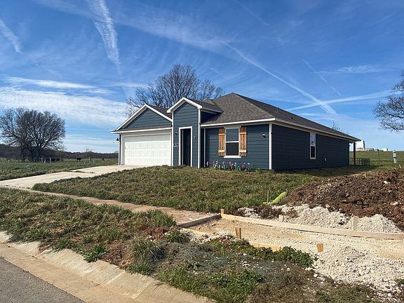 2nd image of 511 Kellyann St