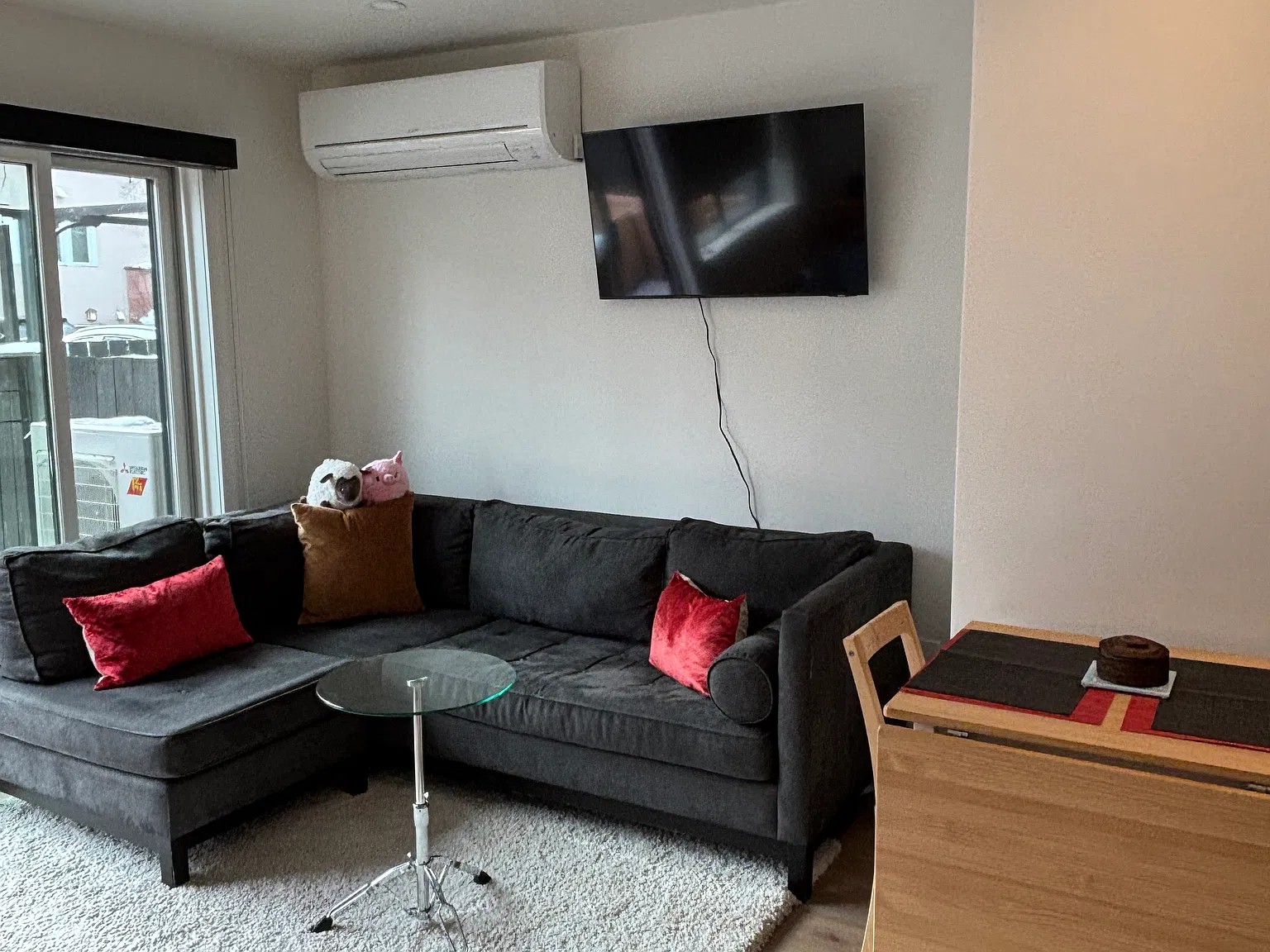 Studio, 355 sqft, $3,995 — Photo 3