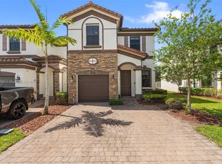8990 NW 183rd St, Hialeah, FL 33018