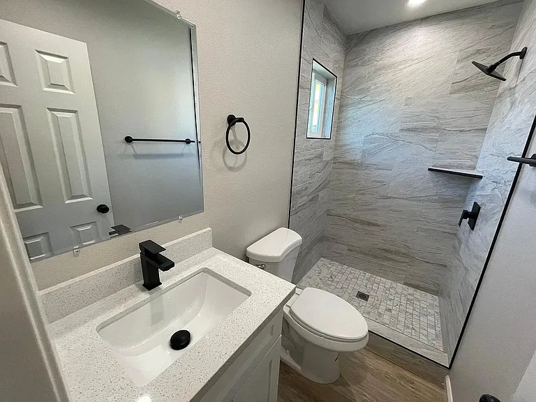 4037 Van Dyke Ave #B — Photo 9