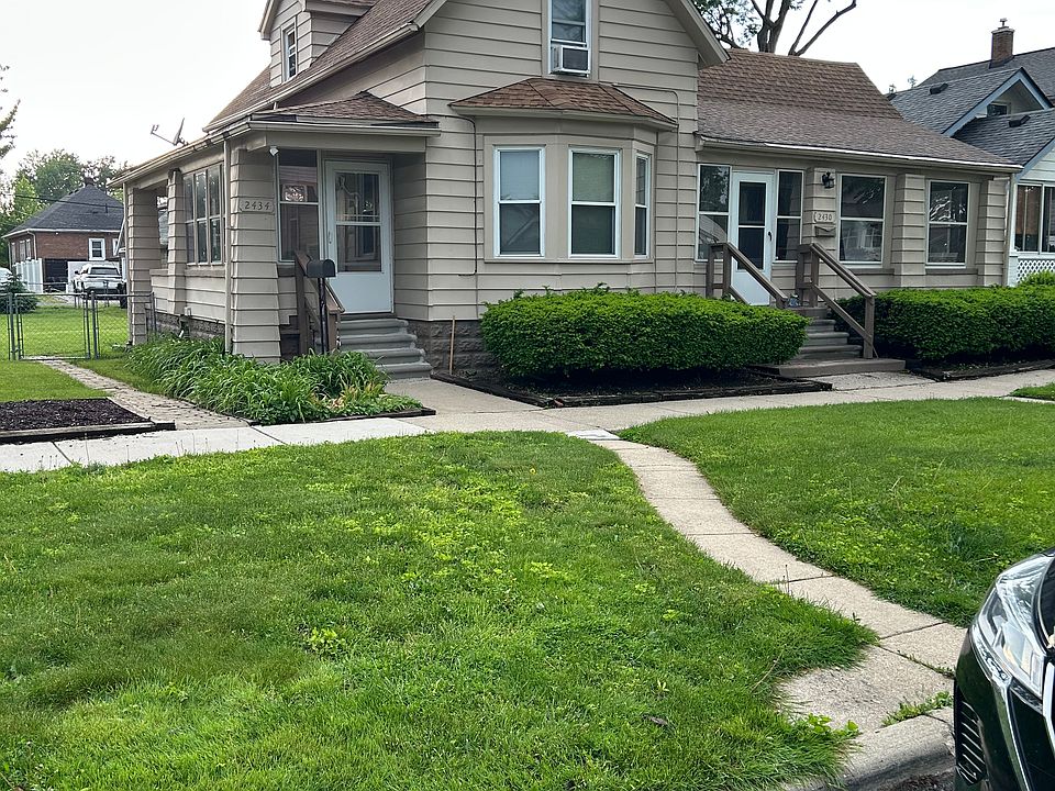 House on left 2434 3rd st.
