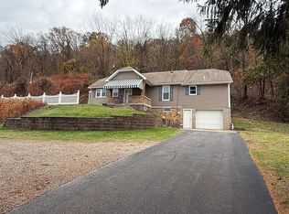 38 Shotwell Dr, New Cumberland, WV 26047