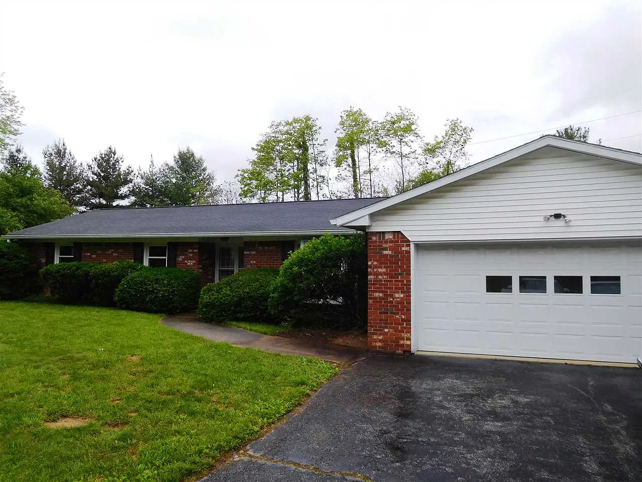 301 N Sheffield Dr photo 1