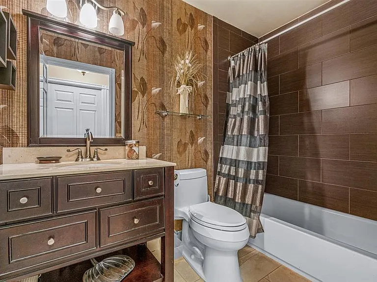 338 Waterside Dr — Photo 14