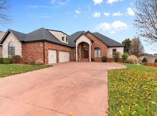 1350 E Siler Pkwy, Springfield, MO 65810
