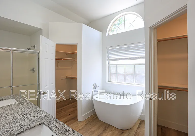 2901 SW 8th St — Photo 16