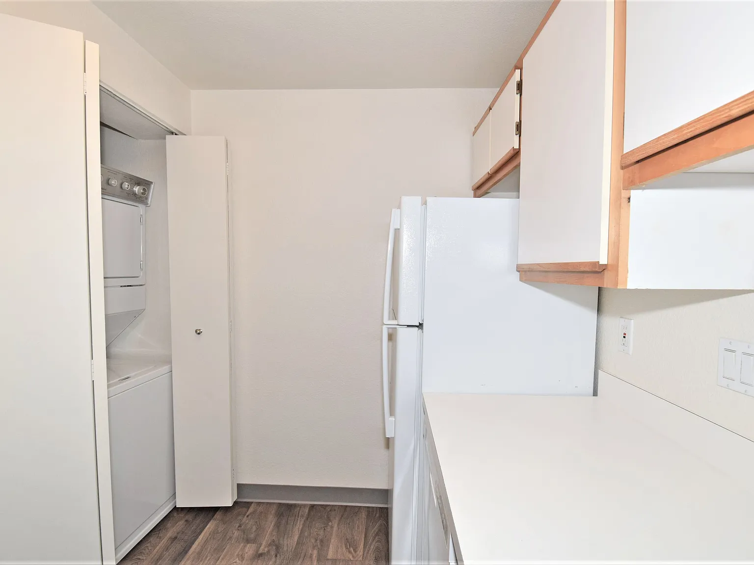 2 bed, 1000 sqft, $1,949 — Photo 3