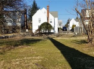 26 Mount Tom Rd, New Rochelle, NY 10805