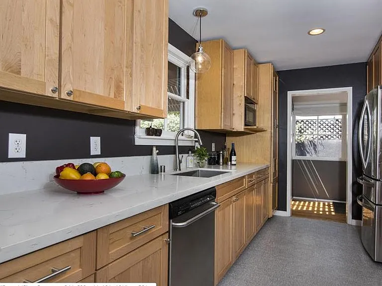 453 S Carmelo Ave — Photo 12