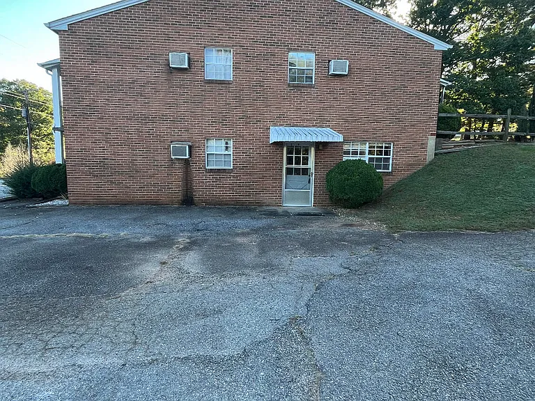 70 Franks Ct #4 — Photo 1
