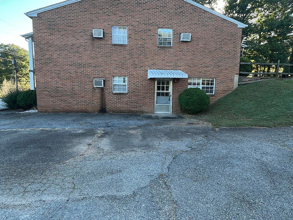 1st image of 70 Franks Ct #4
