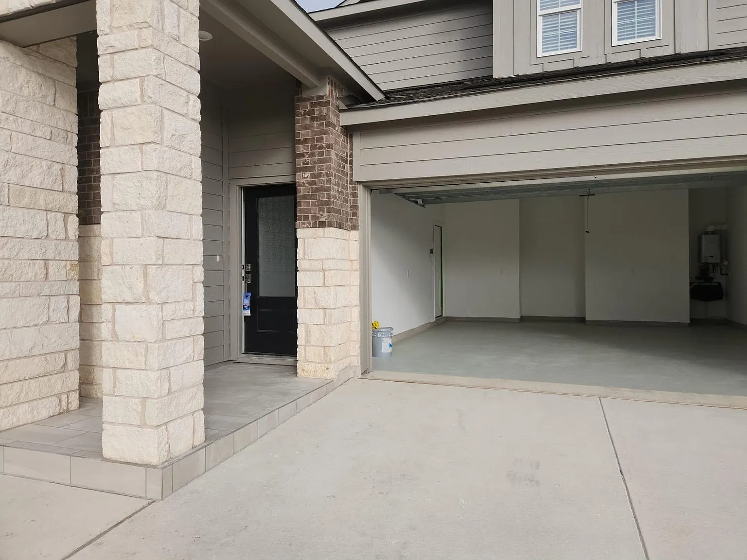 5 bed, 2.5 bath, 2532 sqft, $2,499 — Photo 4