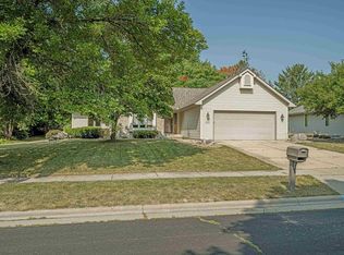 5602 Chestnut Ln, Mc Farland, WI 53558