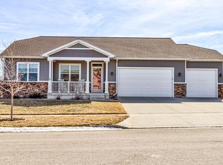 5306 Springbrook Dr, Ames, IA 50014