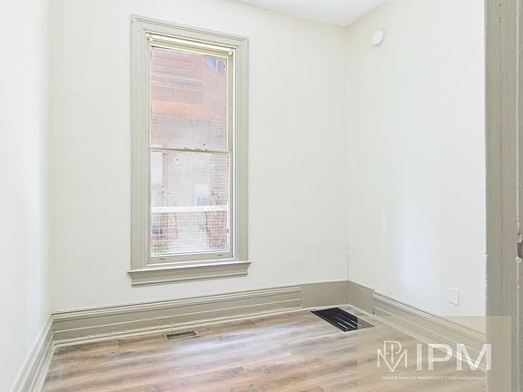 5th image of 142 E Philadelphia St APT 1