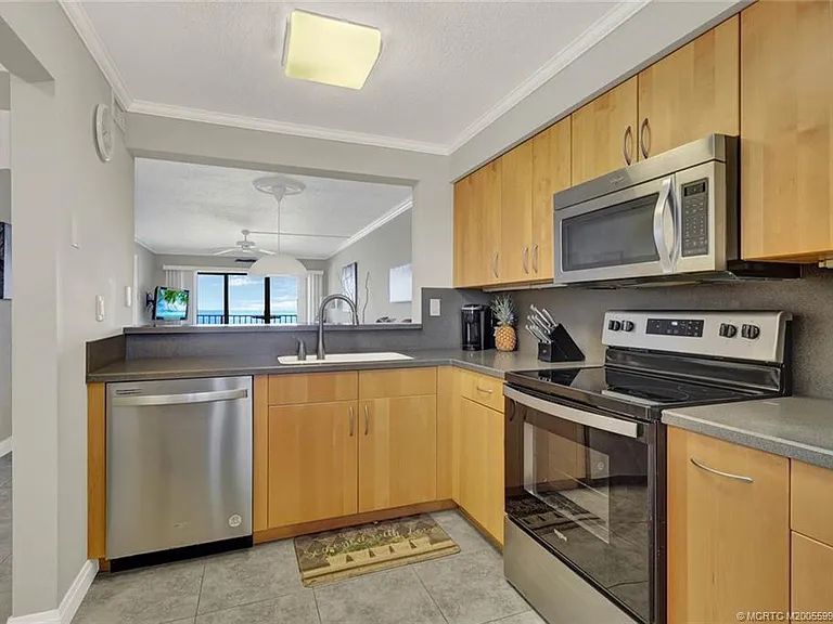 9490 S Ocean Dr #410 — Photo 13