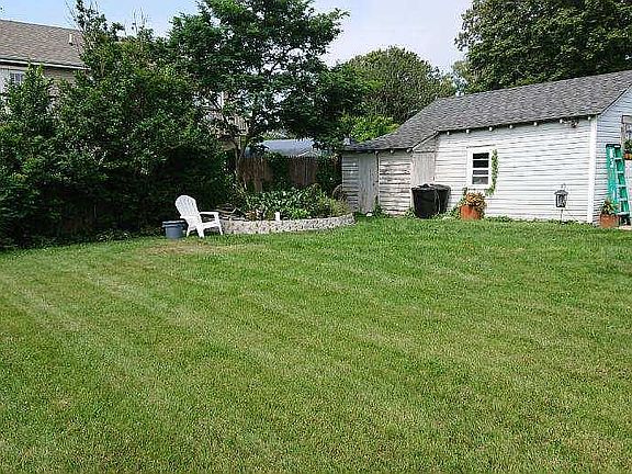 5th image of 84 Bayview Dr