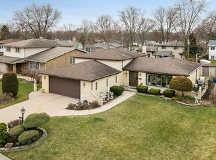 416 N Wilson Ln, Addison, IL 60101