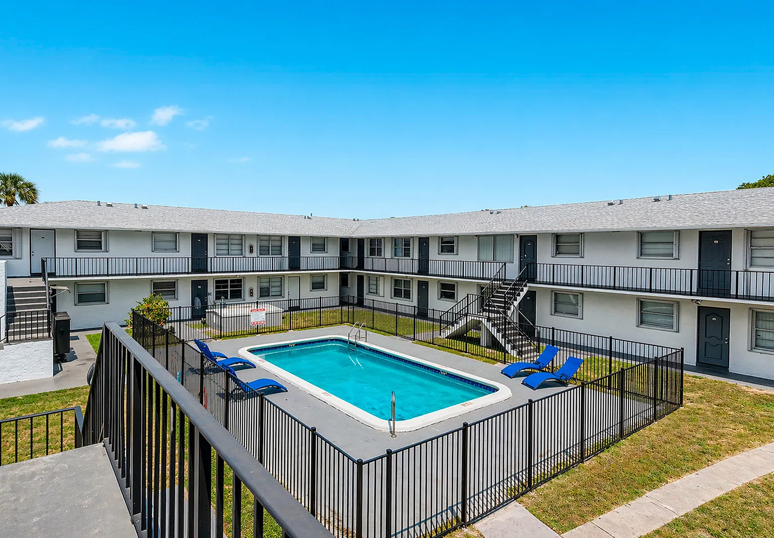 San Marco Apartments — Photo 2