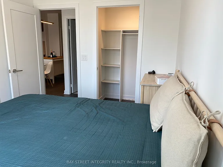 50 McCaul St #1009 — Photo 11