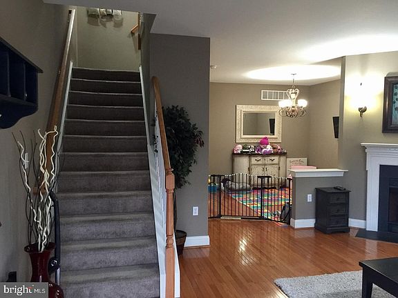 3rd image of 104 Julianna Way