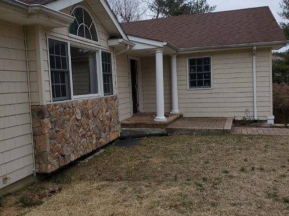 2nd image of 7 Fairview Ln