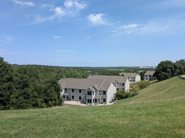 Lakeview Apartments