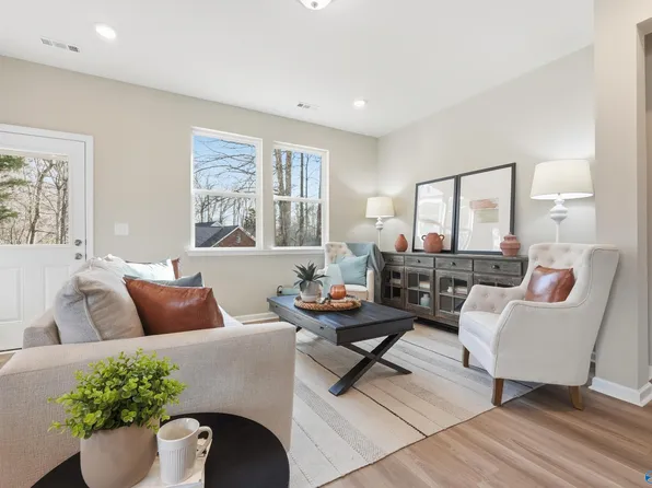 28 Aurora Cir, Fayetteville, TN 37334