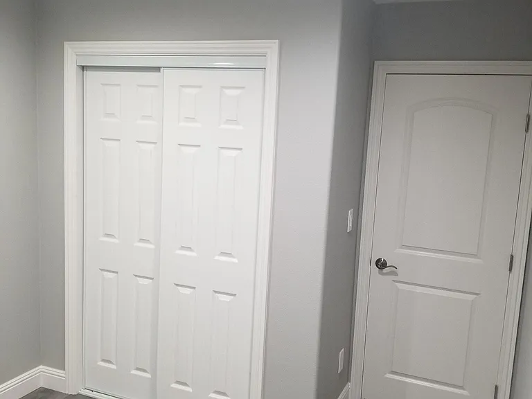 2473 Roslyn Ct — Photo 11