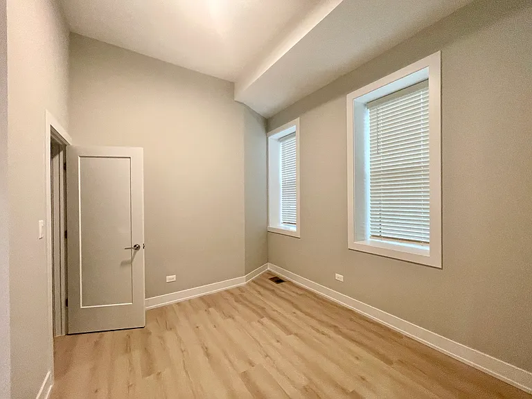 2158 W 18th St #2 — Photo 4