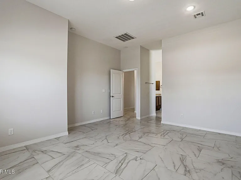 941 Aqueduct Ave — Photo 6
