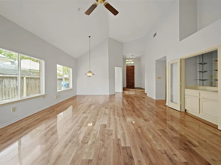 2923 Plantation Wood Ln — Photo 13