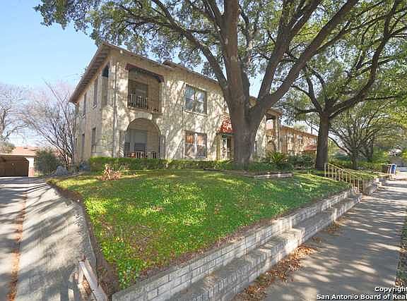 3rd image of 409 W Lynwood Ave #2