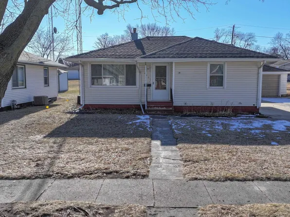 1110 1st Ave, Ackley, IA 50601