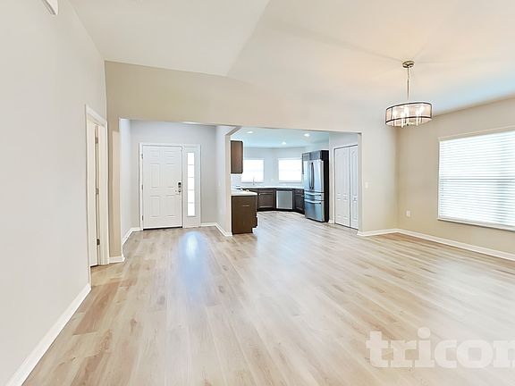 4th image of 6046 Eagle Pointe Dr