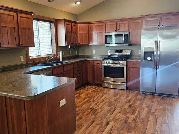 176 W Cemetery Rd, River Falls, WI 54022