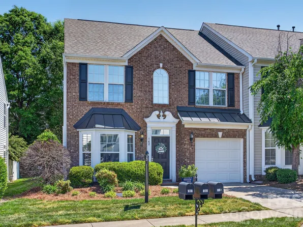 142 Autumn Falls Dr #18, Clover, SC 29710