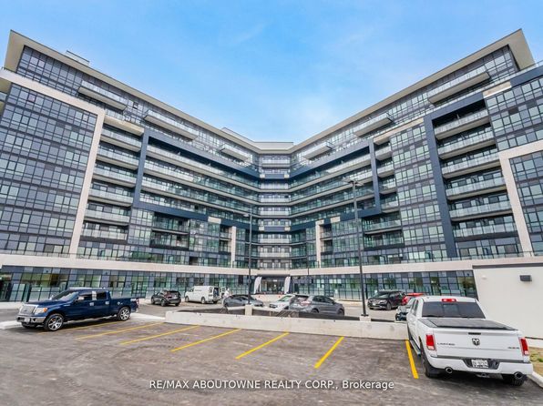 395 Dundas St W #105, Oakville, ON L6M 4L9