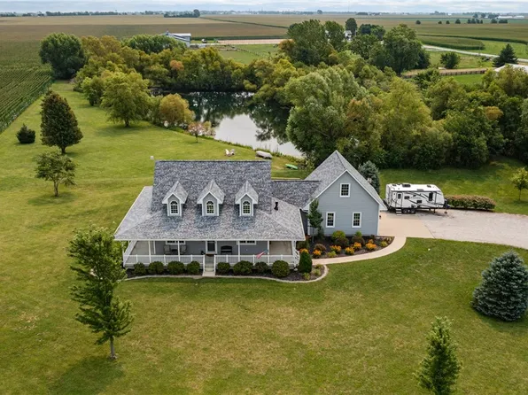 1423 County Road 725e, Sullivan, IL 61951