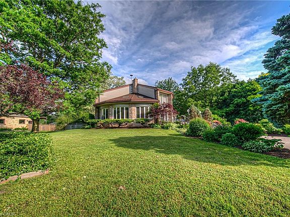 3rd image of 35 Robinson Rd