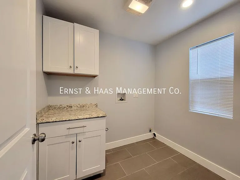 8429 Somerset Blvd — Photo 13