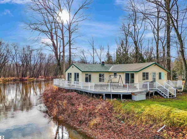 9150 Linden Dr, Evart, MI 49631