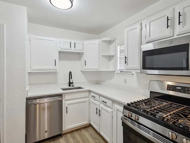 4321 Cole Ave — Photo 14