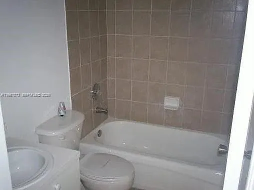937 SW 8th Pl — Photo 8