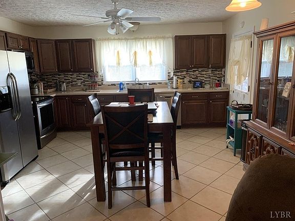 4th image of 1221 Fenwick Dr Lot 10