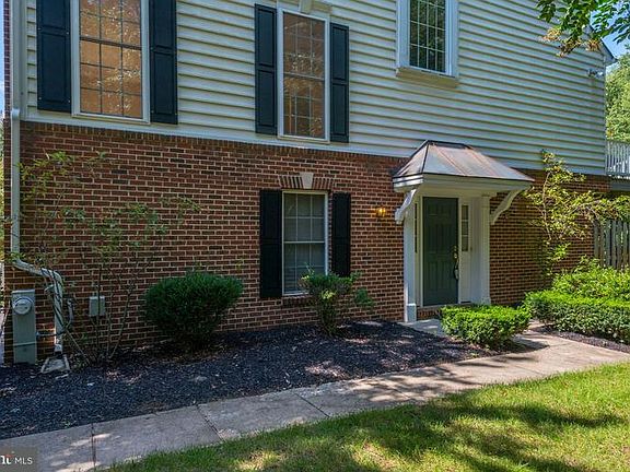 3rd image of 1431 Thornbury Ct